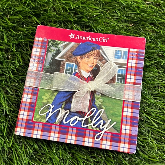 Vintage Collectible American Girl Doll “Molly” Miniature Paper Doll Book - Picture 1 of 6